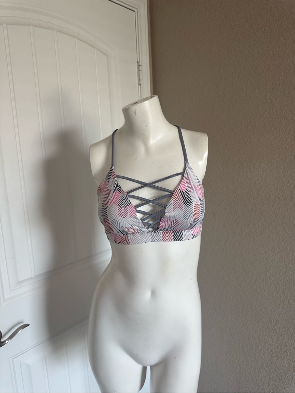Victoria's Secret Pink & Gray Crisscross Sports bra